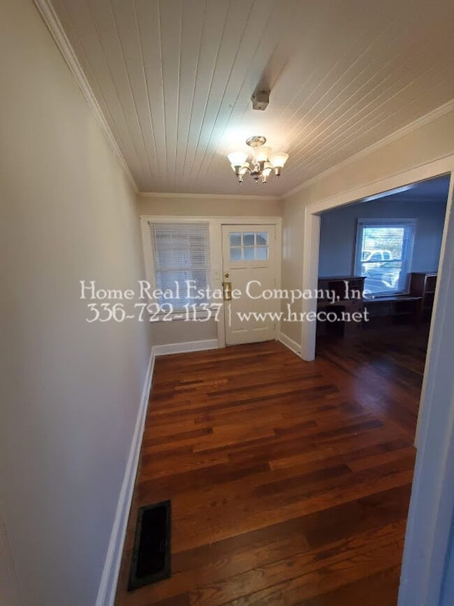 Building Photo - 1354 Westbrook Plaza Dr