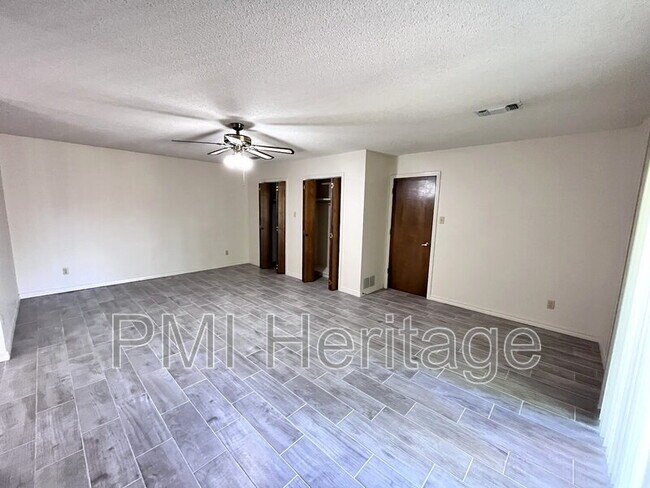 Building Photo - 3101 Brooken Hill Dr