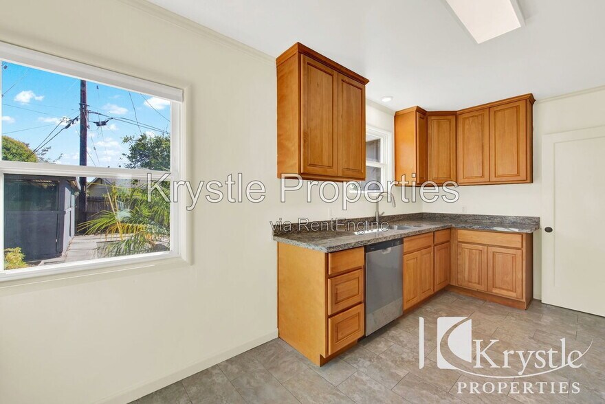 Building Photo - 1108 Shasta St