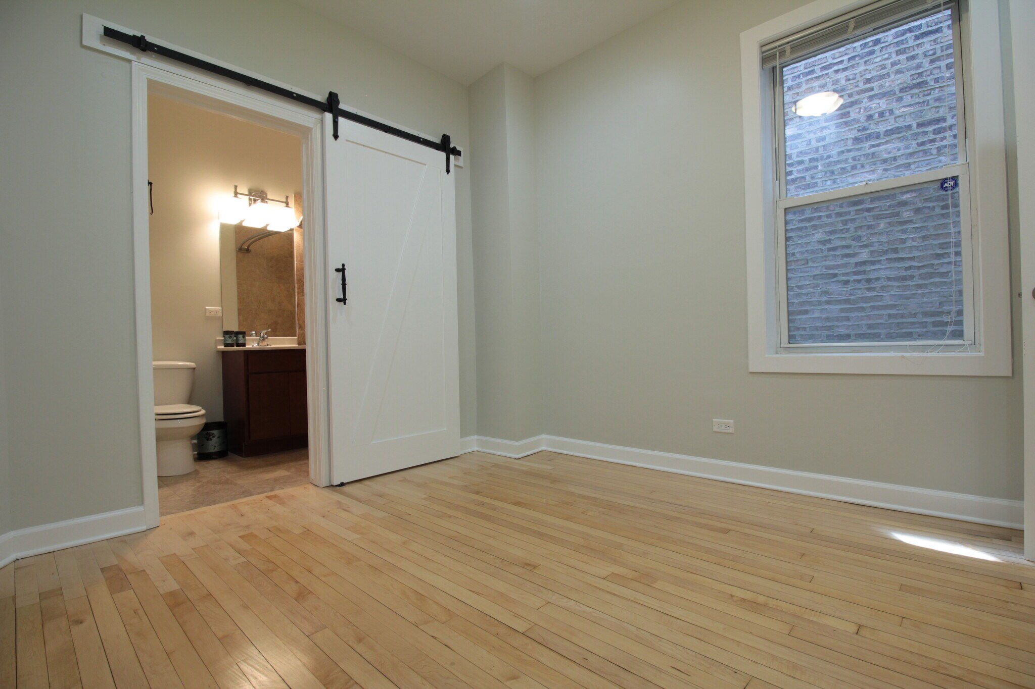 Building Photo - 4711 N Monticello Ave