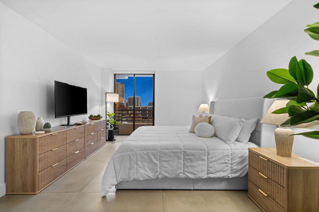 Building Photo - 3300 NE 191st St