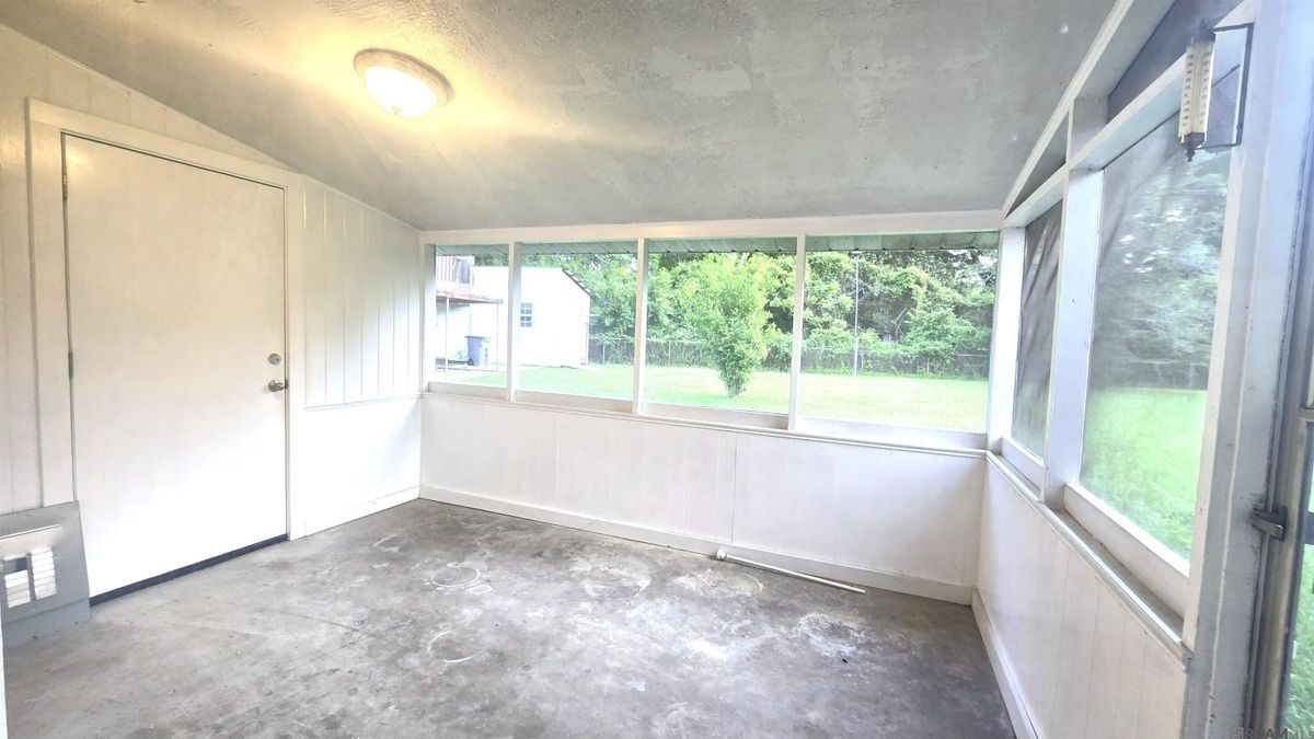 Building Photo - 344 Burgess Pl