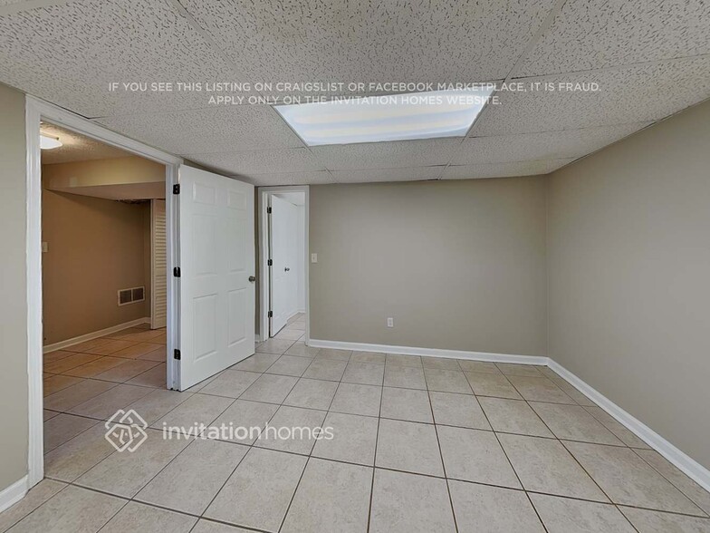 Building Photo - 36 Willow Dr