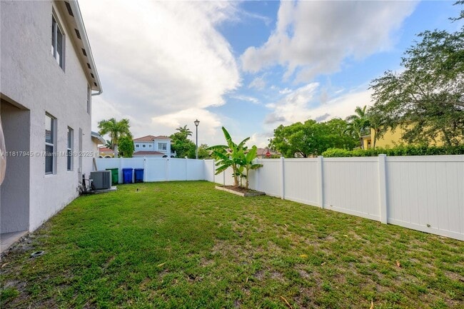 Building Photo - 5309 SW 133rd Ave