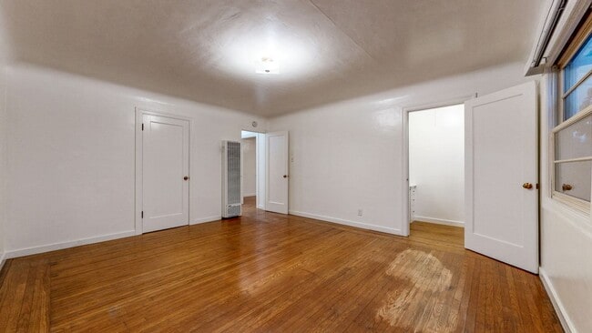 Building Photo - PURE Property Management -  Charming 2BR/1...