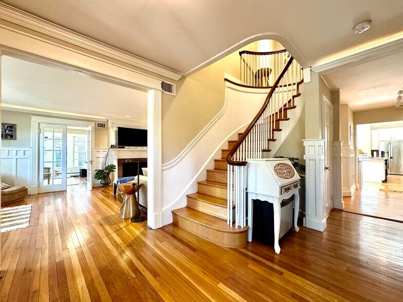 Building Photo - 27 Gammons Rd