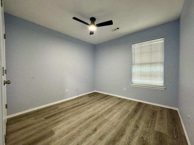Building Photo - 4300 SW Broadstone Ave