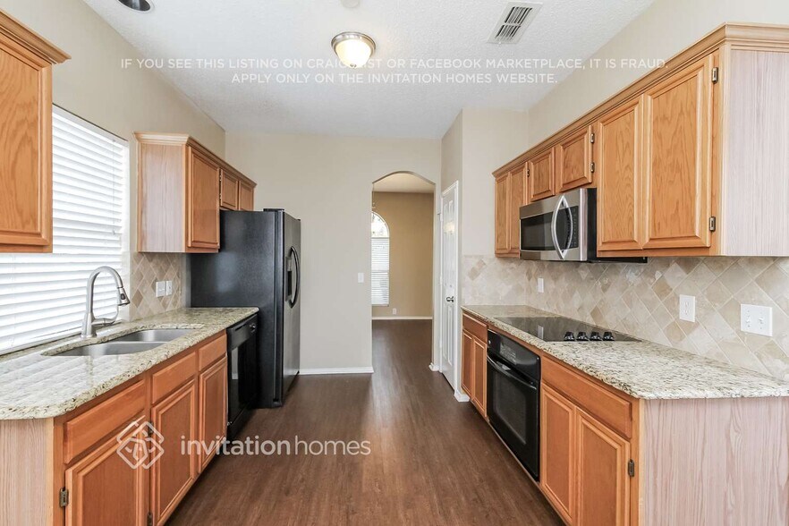 Building Photo - 1700 Lansdale Dr