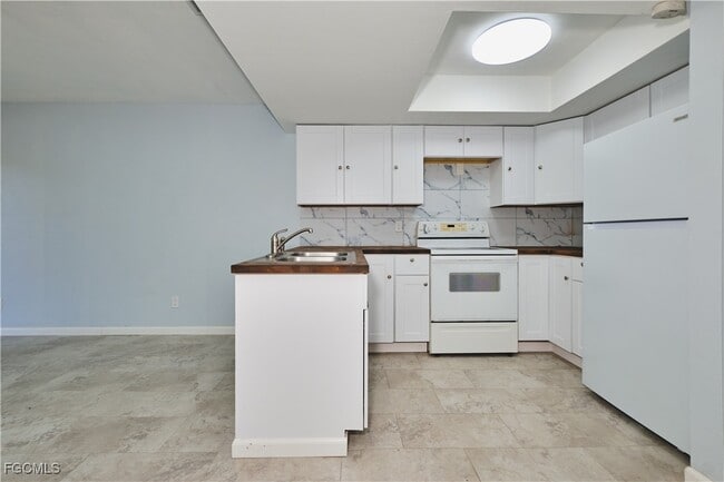 Building Photo - 824 Alderman St