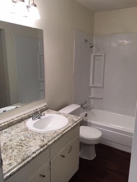 Building Photo - 2101 Magnolia Dr