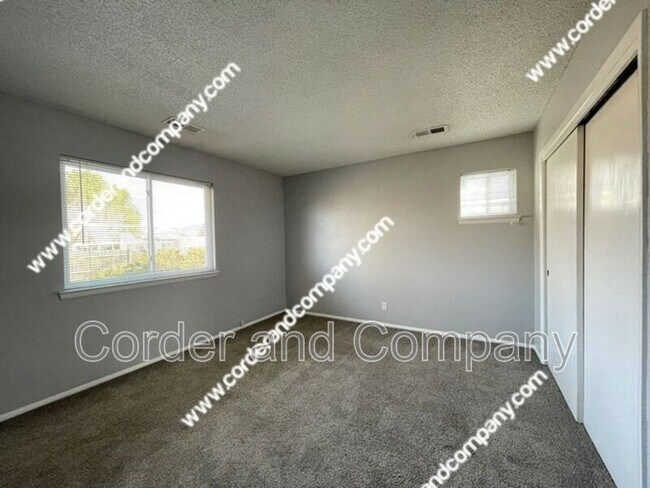 Building Photo - 4103 Leon Grande Ave SE