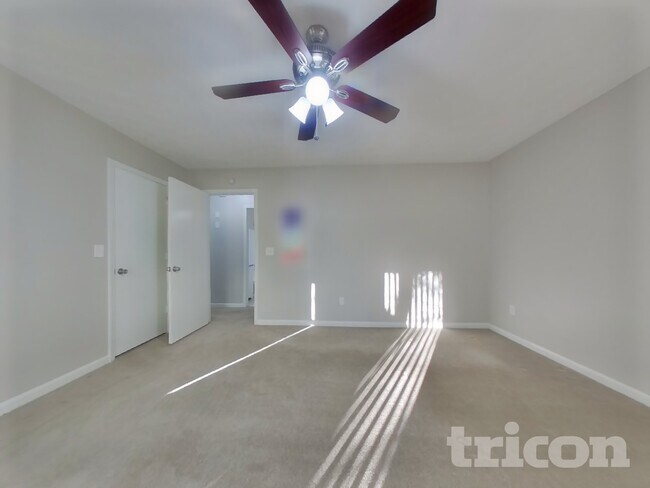 Building Photo - 303 Lowe Ct NW