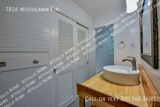 Building Photo - 7816 Woodlawn Cir