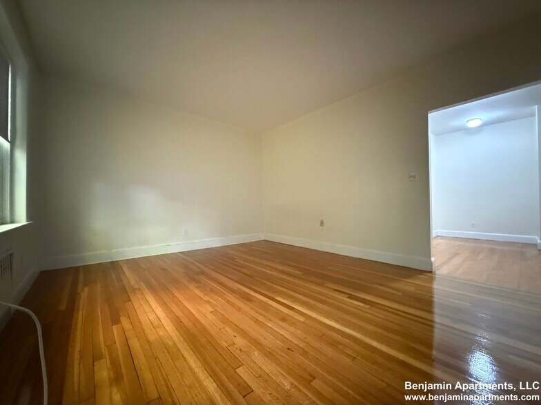 Building Photo - 93 Lancaster Ter