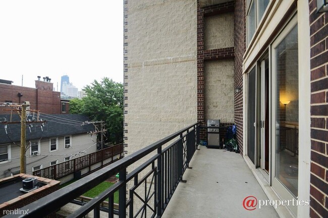 Building Photo - 3 br, 2.5 bath Condo - 1347 North Sedgwick...