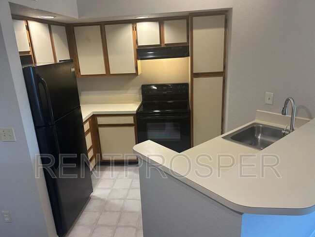Building Photo - 4642 Commander Dr