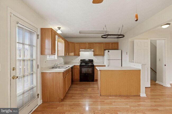 Building Photo - 321 Copperfield Ln