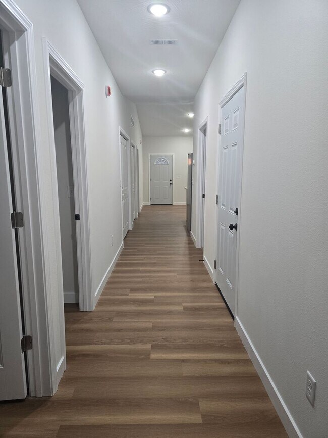 Building Photo - 3034-MF2-E5