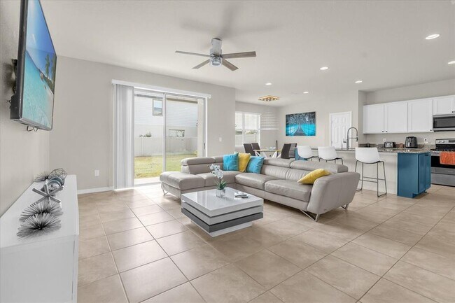 Building Photo - 2742 Red Horse Dr