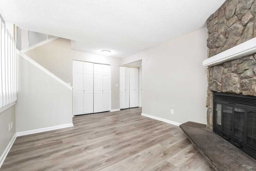 Building Photo - 5989 S Swadley Way
