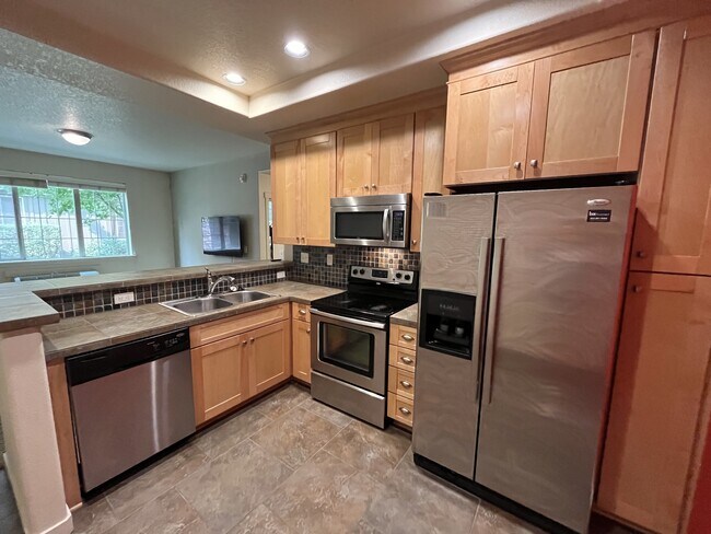 Building Photo - 7907 NE Rockne Way