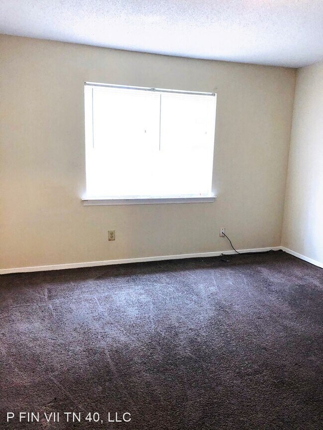Building Photo - 2 br, 2 bath House - 4496 Wooddale Avenue