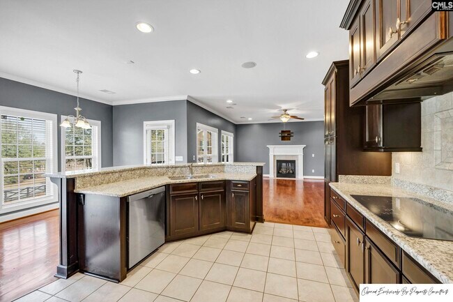 Building Photo - 120 Pinehurst Ct