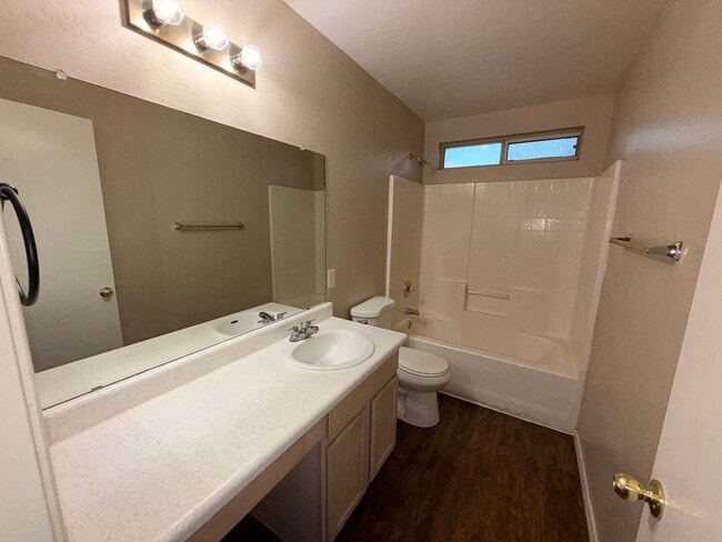 Building Photo - Refinished 4 by 2.5 Avondale Home - Corner...