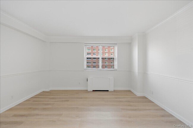 Building Photo - 30 Lake St