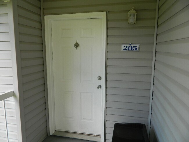 Building Photo - 1br 1 bath Condo-Lake Mary in the Regency Park Community