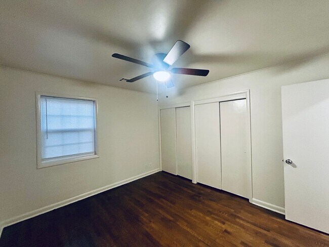 Building Photo - Updated 3 bedroom home in great location!