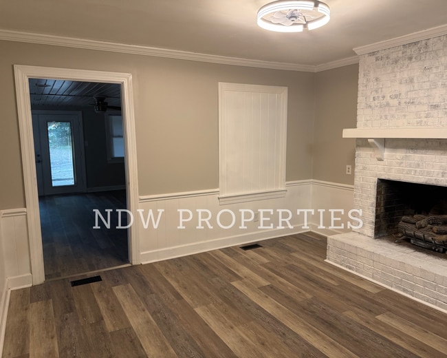 Primary Photo - 3408 Greenbriar Dr