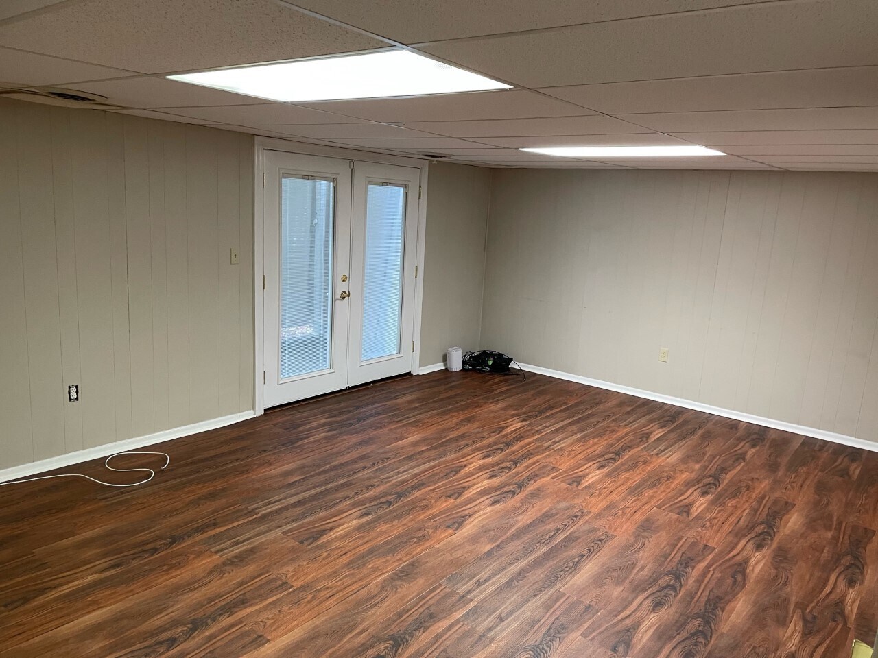 Building Photo - 906 Willcliff Dr