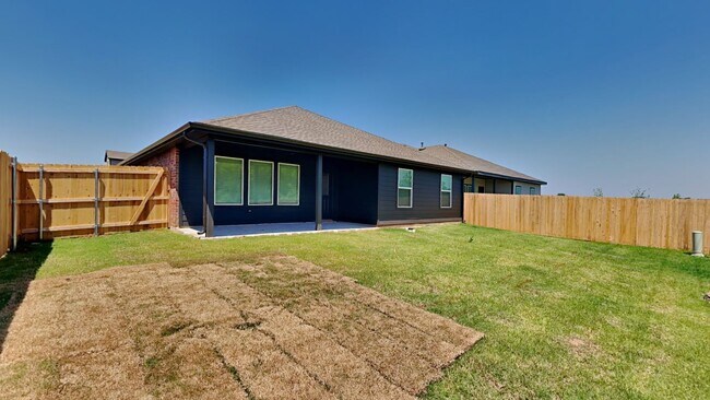 Building Photo - Brand New 4 Bedroom 2 Bath Home in Yukon S...