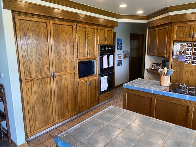 Building Photo - 36400 Road 148
