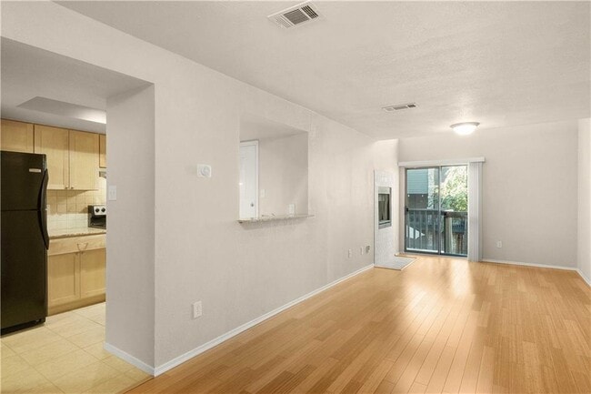 Building Photo - 3627 Menchaca Rd