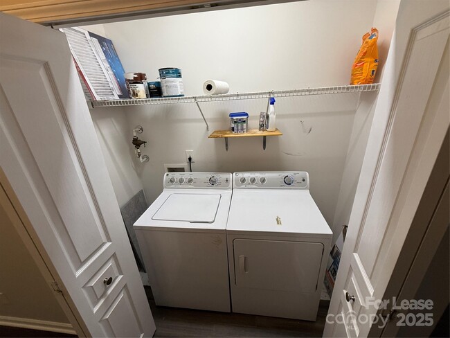 Building Photo - 11613 Truan Ln