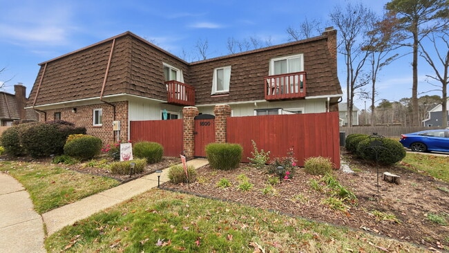 Building Photo - 2 Bed 2 Bath Condo Just Minutes from NAS Oceana Dam Neck in Virginia Beach!