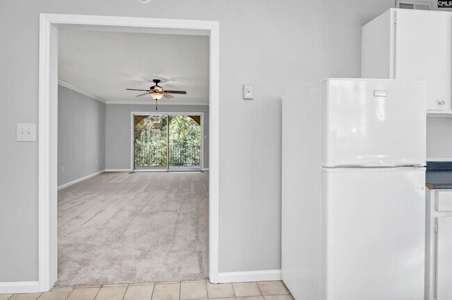 Building Photo - 5516 Lakeshore Dr