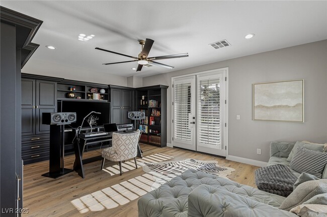 Building Photo - 1426 Foothills Village Dr