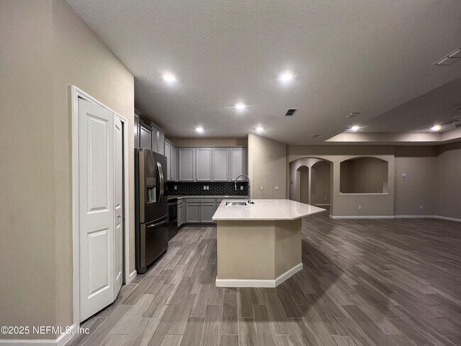 Building Photo - 9627 Lovage Ln