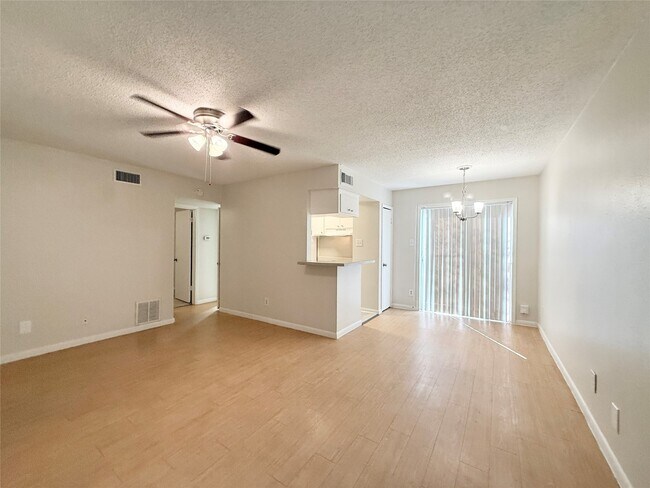 Building Photo - 3902 Mandell St