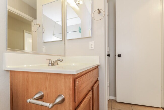 Building Photo - 12426 W Soledad St