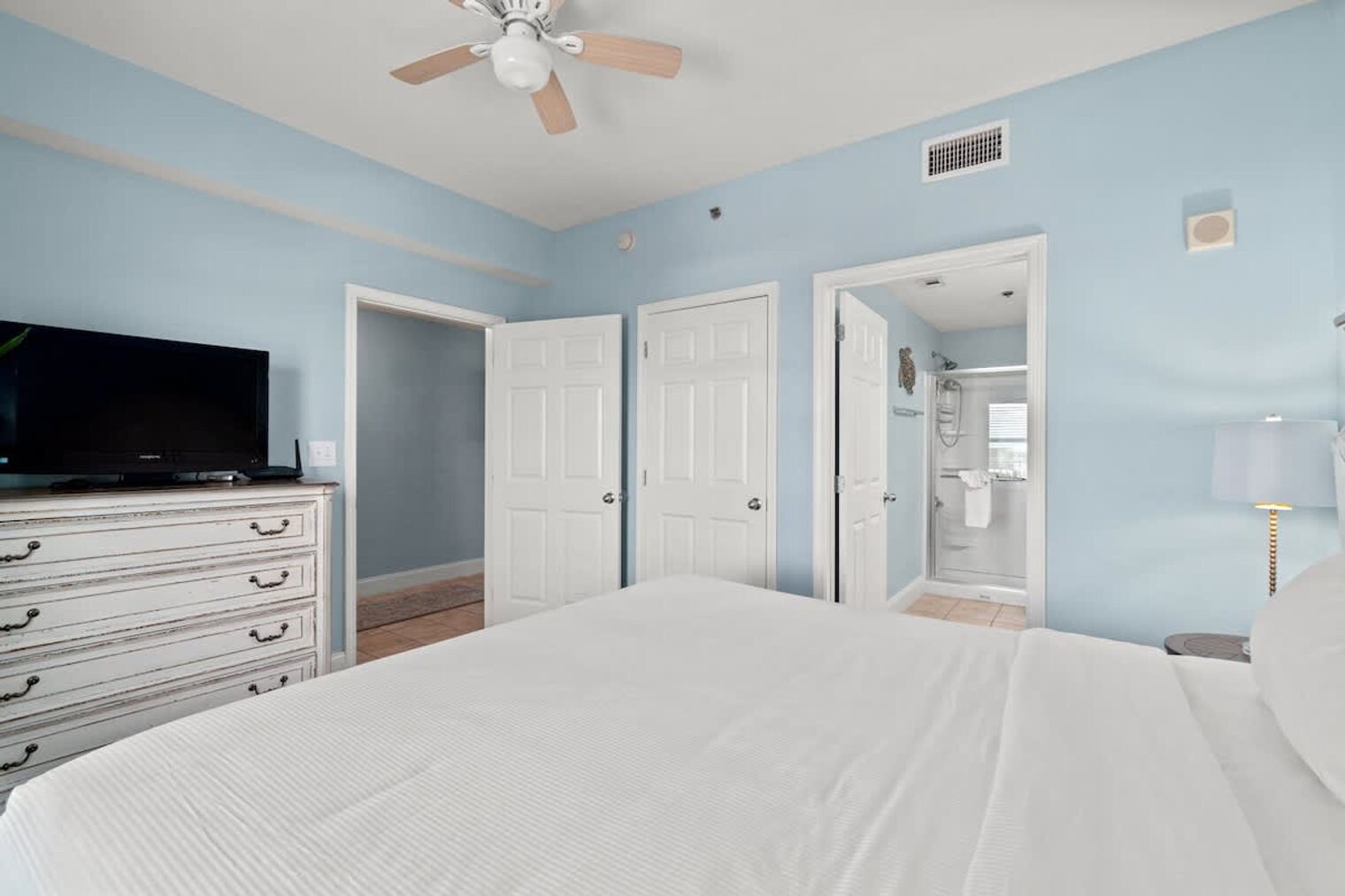 Building Photo - 9860 S Thomas Dr