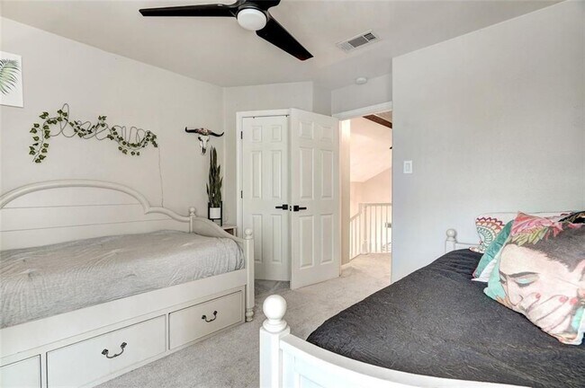 Building Photo - 30389 Ledgemont
