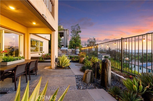 Building Photo - 545 Serrano Summit Dr