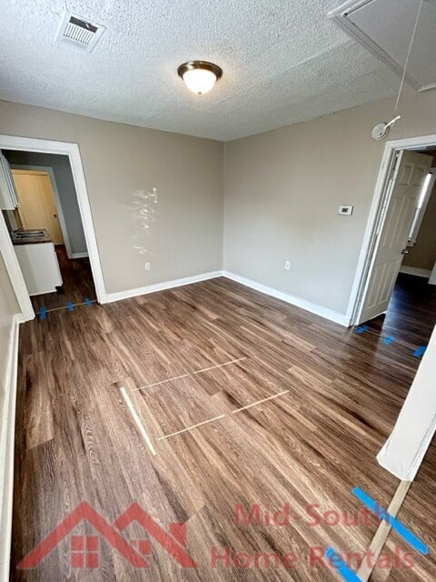 Building Photo - 253 Silverage Ave