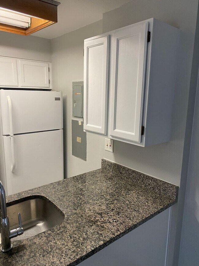 Building Photo - Newly Renovated Condo in Sable Landing   **Move-In Special**