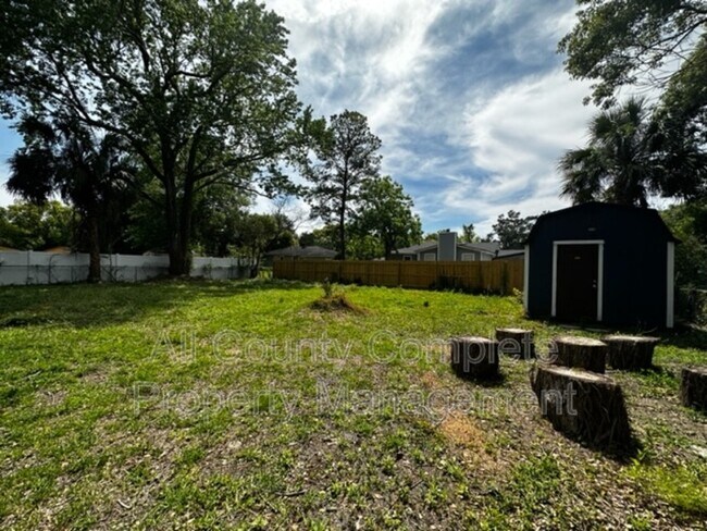 Building Photo - 7616 Lueders Ave