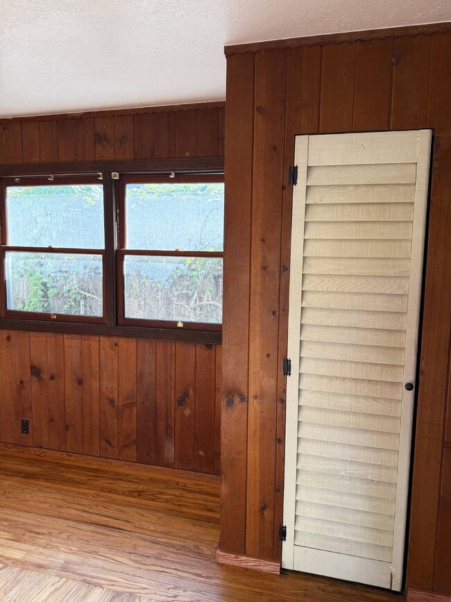 Building Photo - 1 Bed, 1 Bath in Glen Ellen